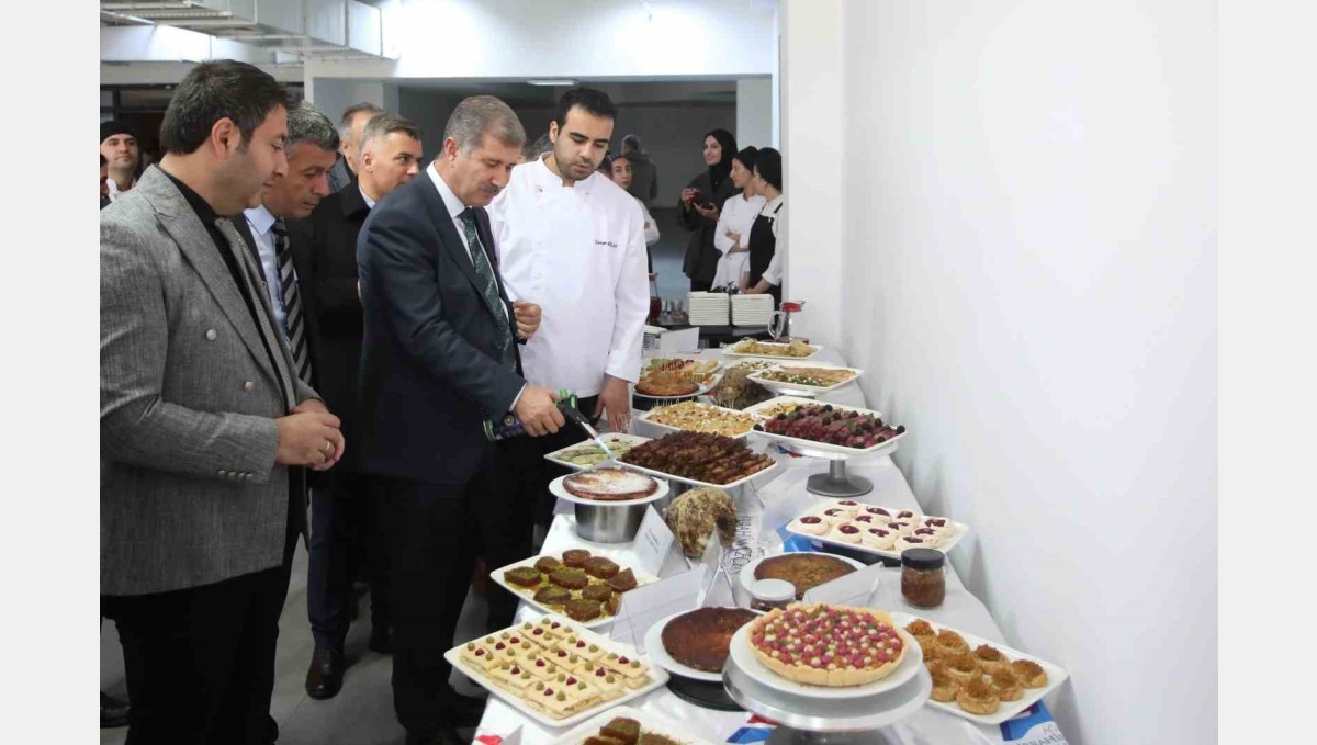 Ağrı'da "Topraktan Sofraya Pancarın Zarafeti" etkinliğinde şeker pancarından elde edilen 20 çeşit ürünün sunumu yapıldı