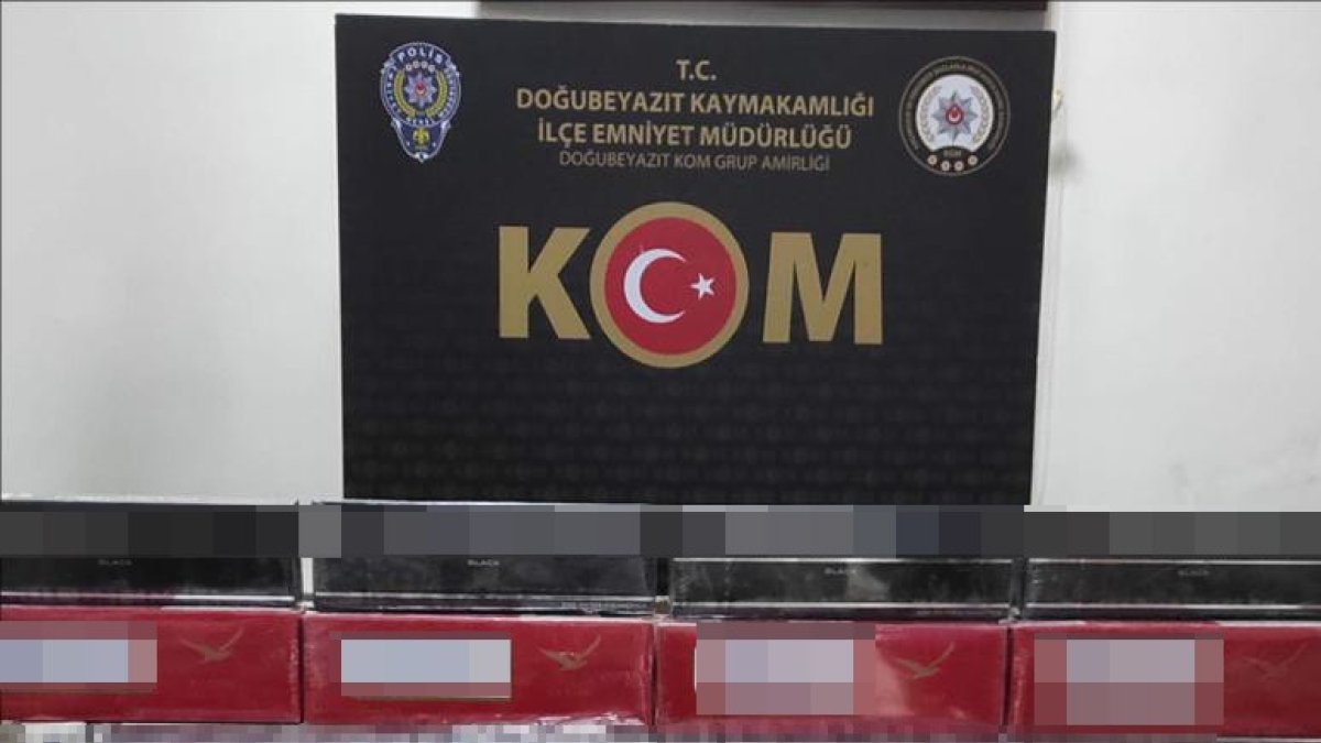 Ağrı'da tüp içerisine gizlenmiş bin 380 paket kaçak sigara ele geçirildi