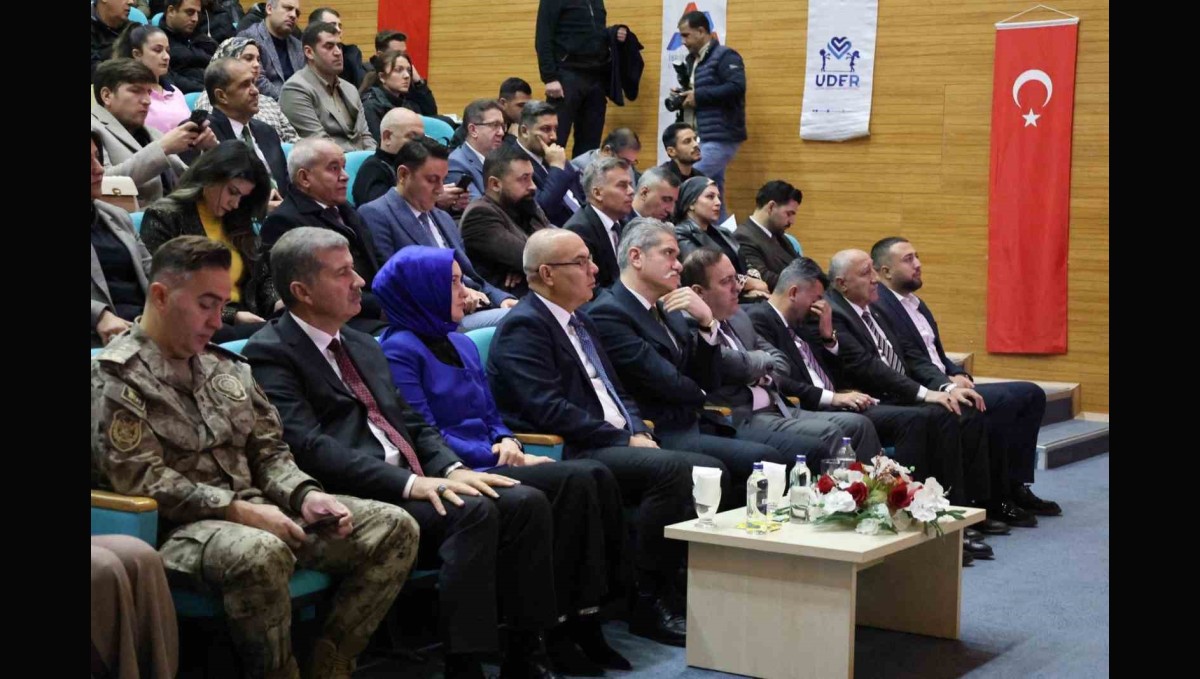 Ağrı'da UDER ve AİÇÜ İş Birliğiyle Dünya Çocuk Hakları Günü Konferansı Düzenlendi