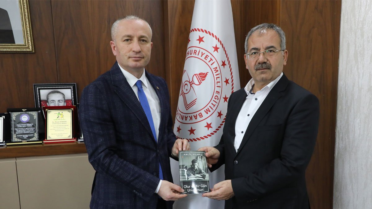 Ağrı'da yazar Halil Yılmaz'dan Milli Eğitim Müdürü Kökrek'e ziyaret