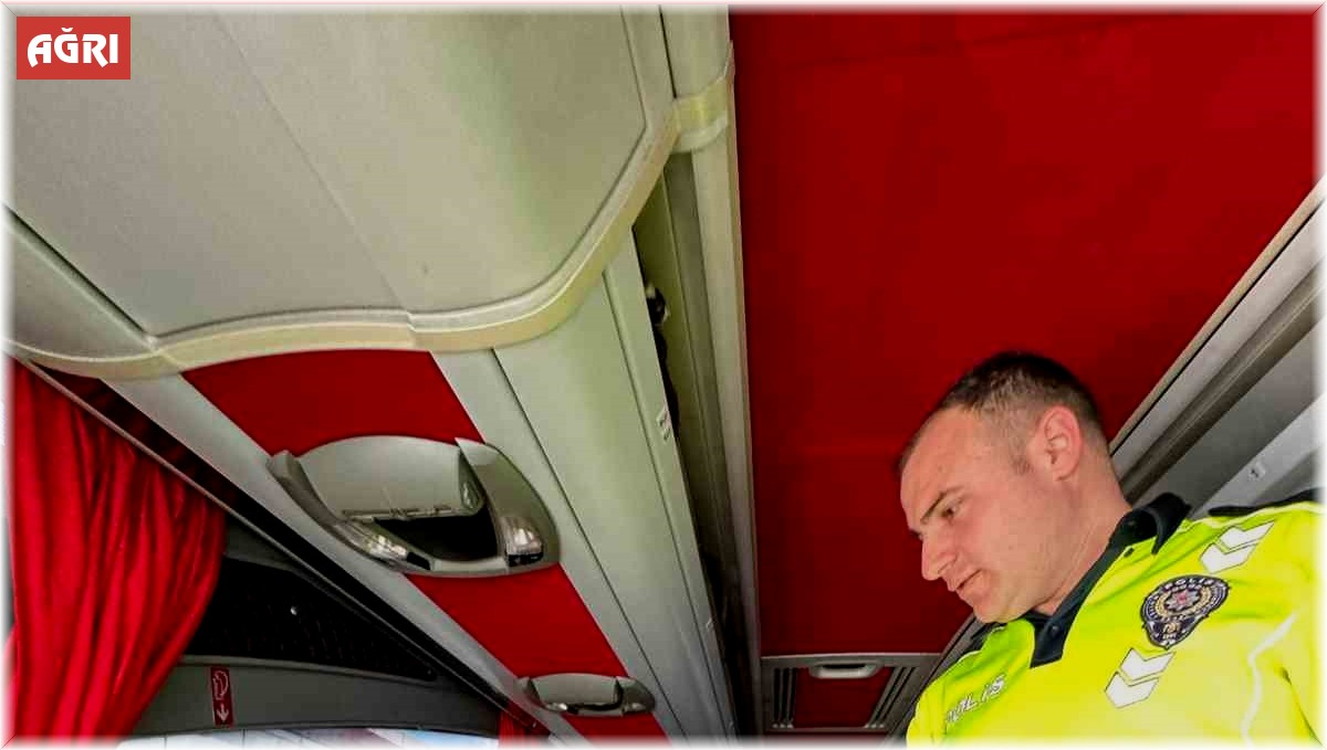 Ağrı'da yolculara kemer takma konusunda bilgilendirme yapıldı