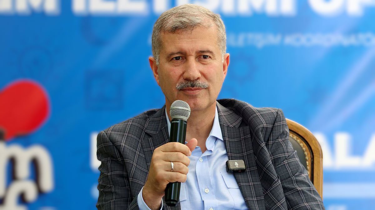 Ağrı Dağı Eteğinde Geleceğin 6 Mesleği Konuşuldu: Bilim Kafe'den Gençlere Kritik Tavsiyeler