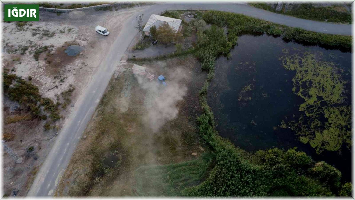 Ağrı Dağı eteklerinde çiftçiler kış hazırlıklarını sürdürüyor