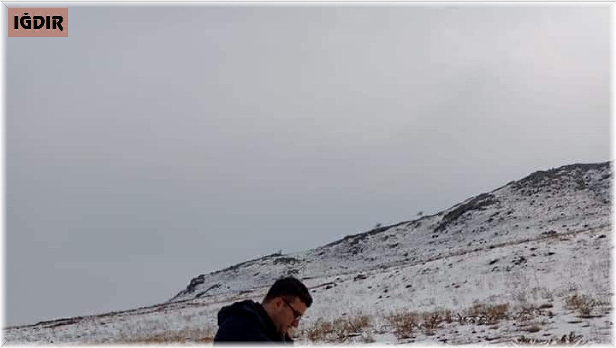 Ağrı Dağı eteklerine yaban hayvanları için yem bırakıldı