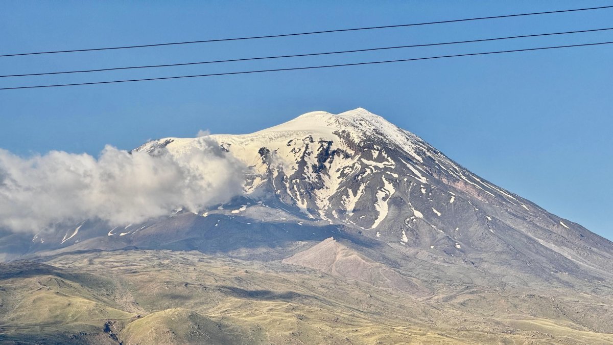Ağrı Dağı ihtişamıyla göz kamaştırıyor