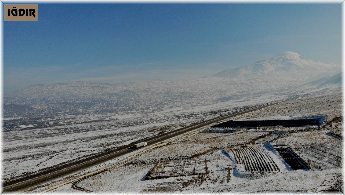Ağrı Dağı kar tutmaya başladı