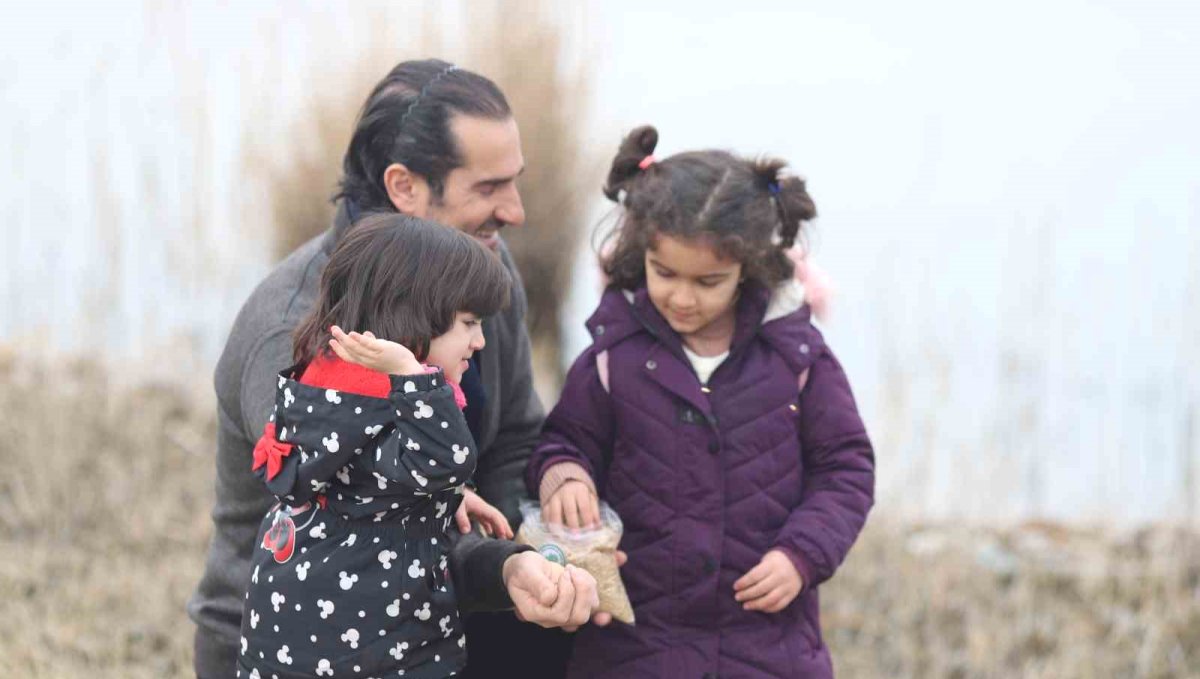 Ağrı Dağı Milli Parkı’nda kuşlar için yemleme ve gözlem etkinliği dikkat çekti