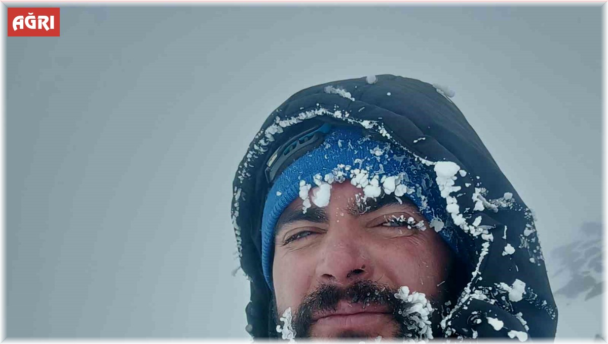 Ağrı Dağı'na tırmanan dağcılar eksi 35 derecede zirve yaptı