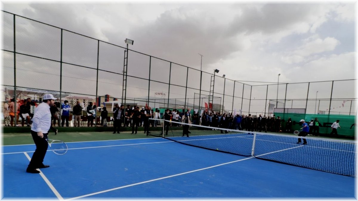 Ağrı Dağı Tenis Turnuvası başladı
