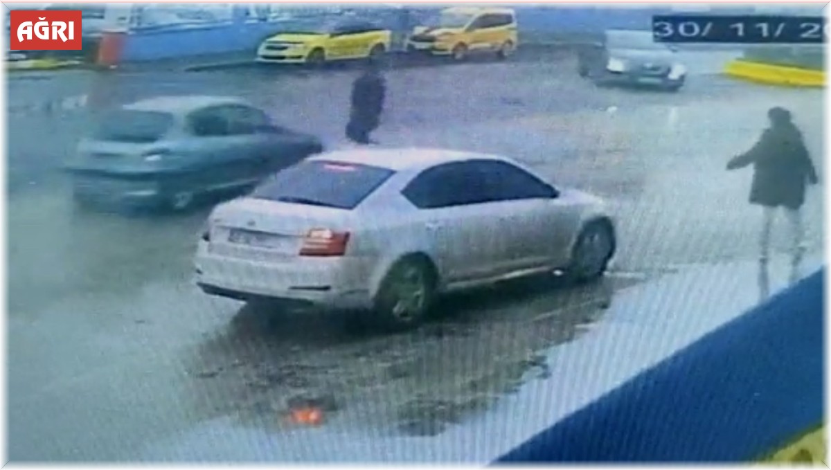 Ağrı'daki feci kaza güvenlik kamerasına yansıdı