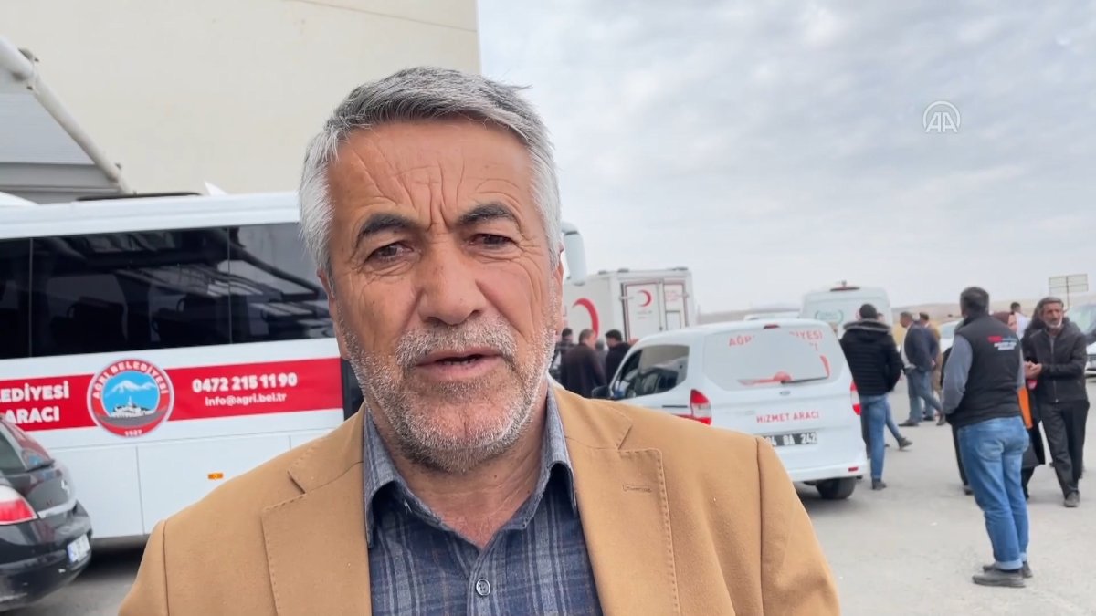 Ağrı'daki kazada ölen 2 kişi, önceden devrilen tıra yardım için gitmiş