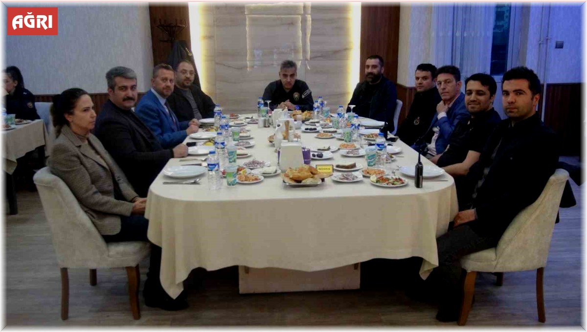 Ağrı Emniyet Müdürü Aydın, iftarını polislerle birlikte açtı