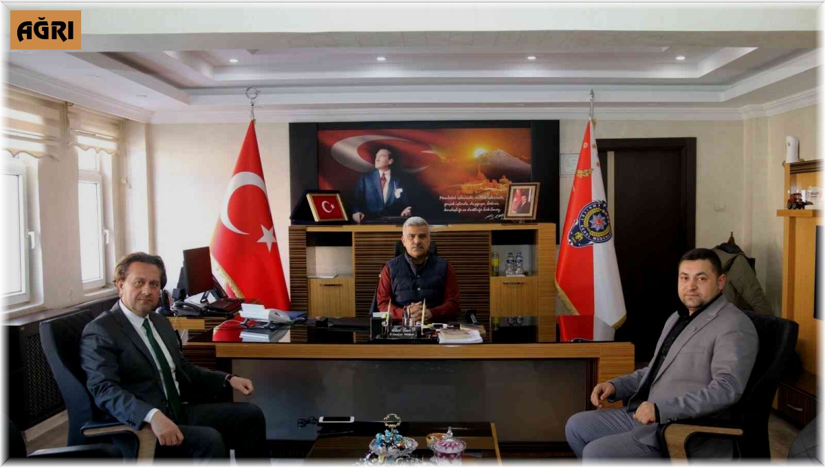 Ağrı Emniyet Müdürü Özen'den Bölek'e teşekkür plaketi