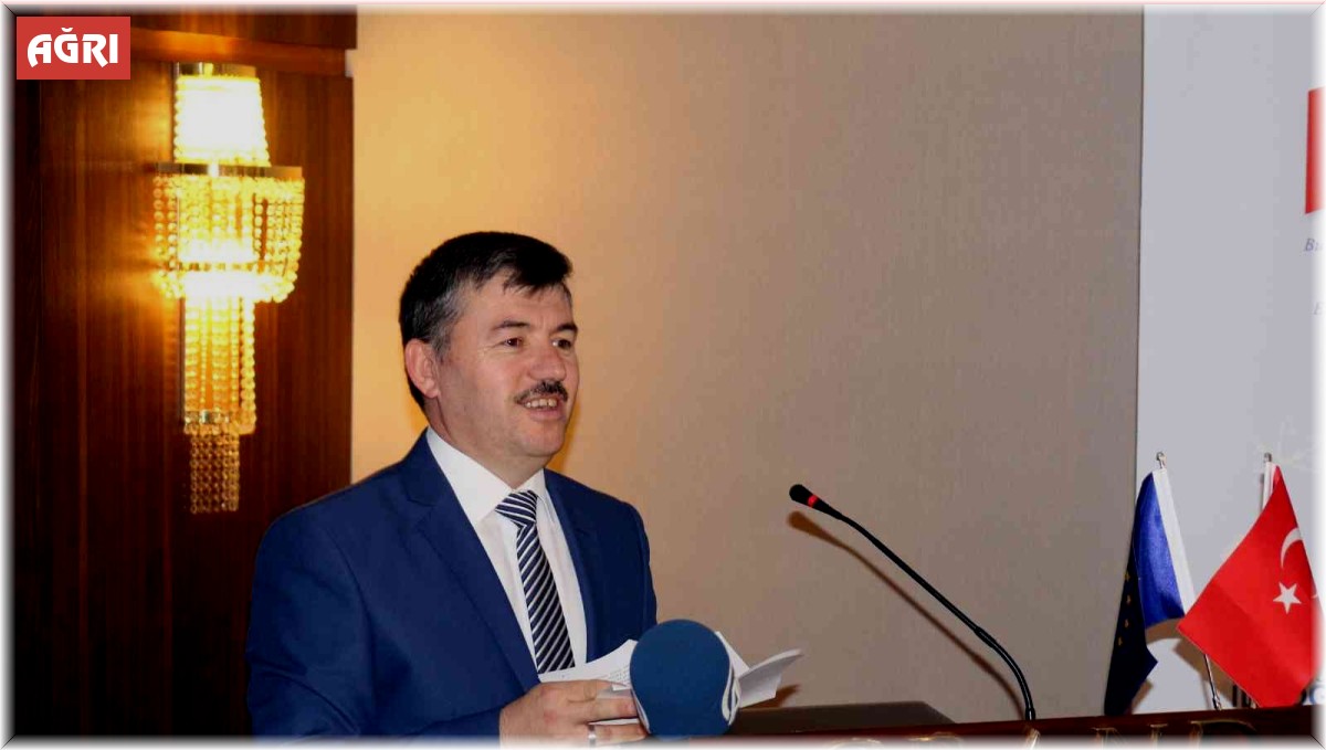 Ağrı eski İl Milli Eğitim Müdürü Başak, ilk kitabını yazdı