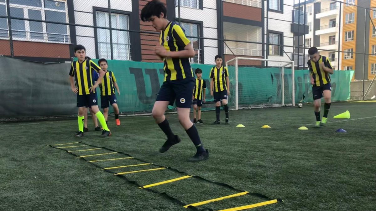 Ağrı Fenerbahçe Futbol Okulu Antrenmanlara Başladı