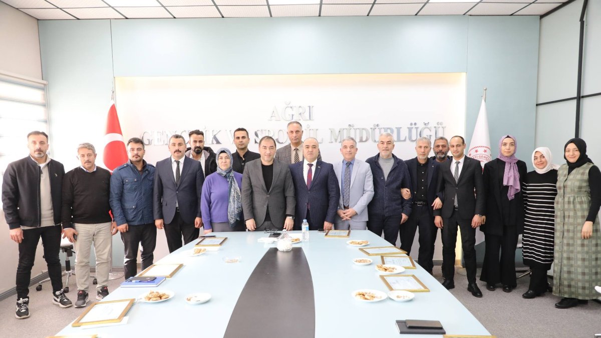Ağrı Gençlik ve Spor İl Müdürlüğü’nde 2025 yılı değerlendirme toplantısı yapıldı