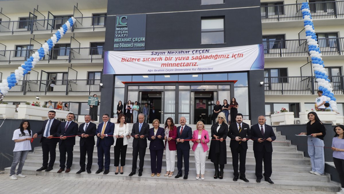 Ağrı İbrahim Çeçen Üniversitesi’nde 300 öğrenci kapasiteli Nezahat Çeçen Kız Öğrenci Yurdu hizmete açıldı