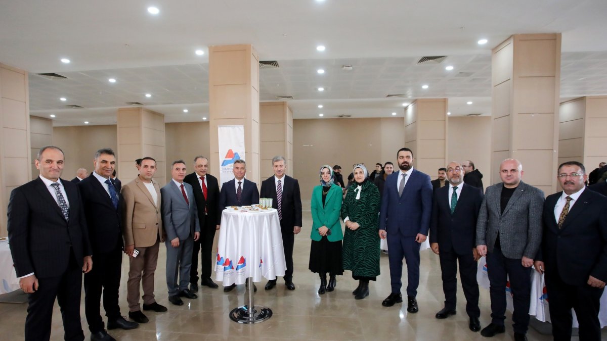 Ağrı İbrahim Çeçen Üniversitesi’nde bayramlaşma programı düzenlendi