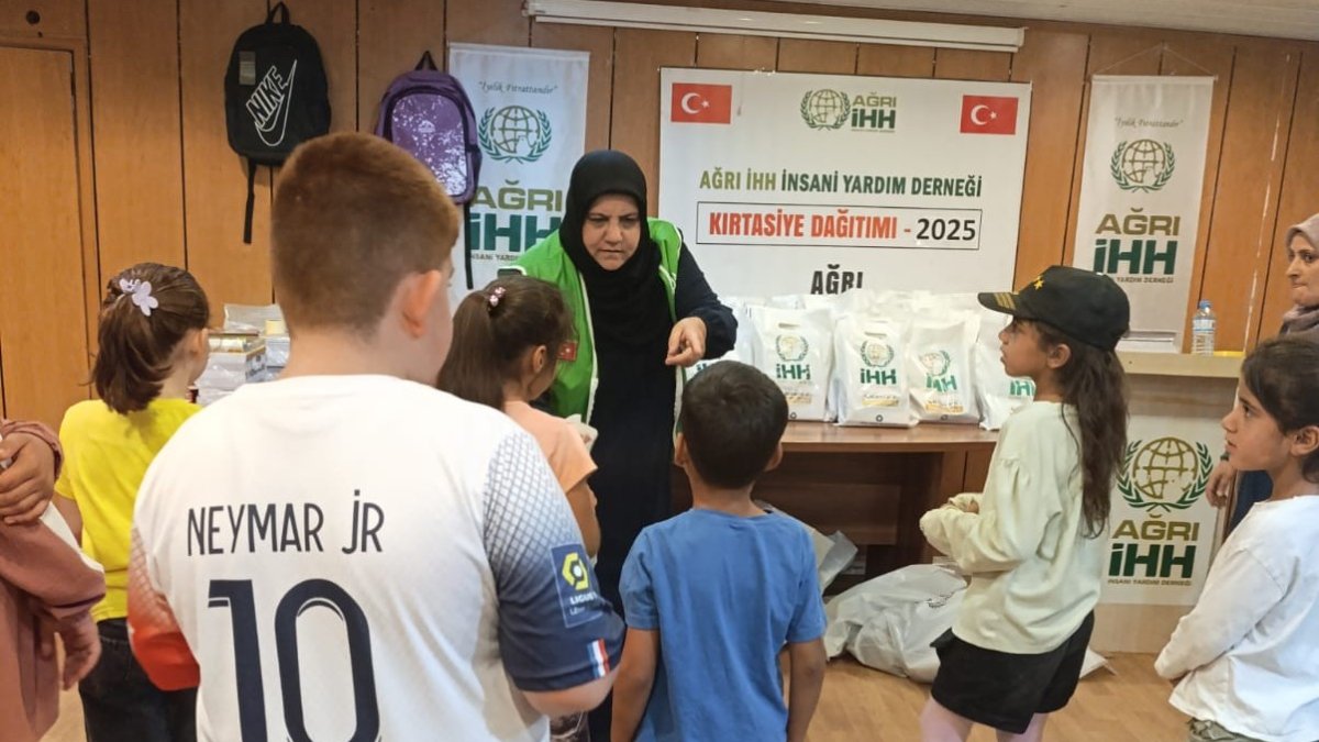 Ağrı İHH'dan 535 öğrencinin eğitimine destek