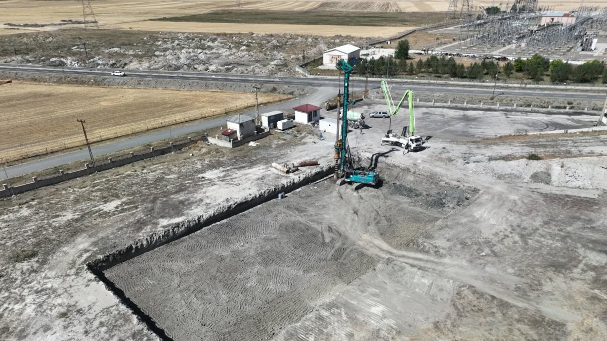 Ağrı İl Özel İdaresi yeni hizmet binasının temeli atıldı