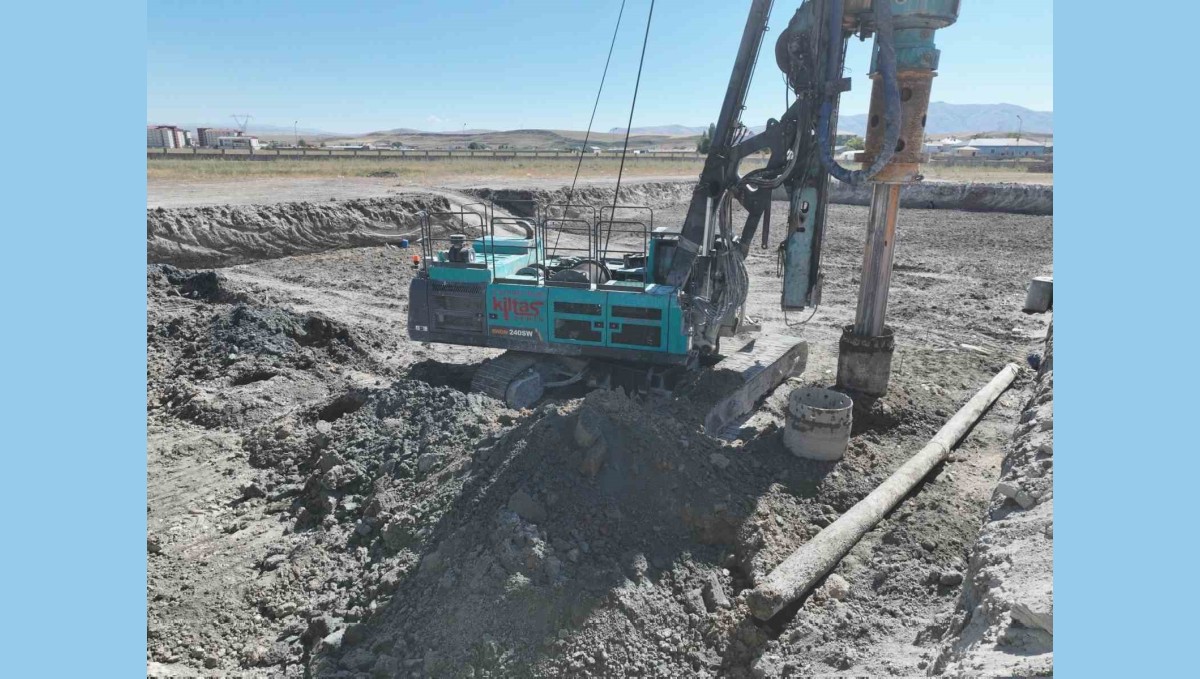 Ağrı İl Özel İdaresinin yeni hizmet binası için çalışmalar başladı
