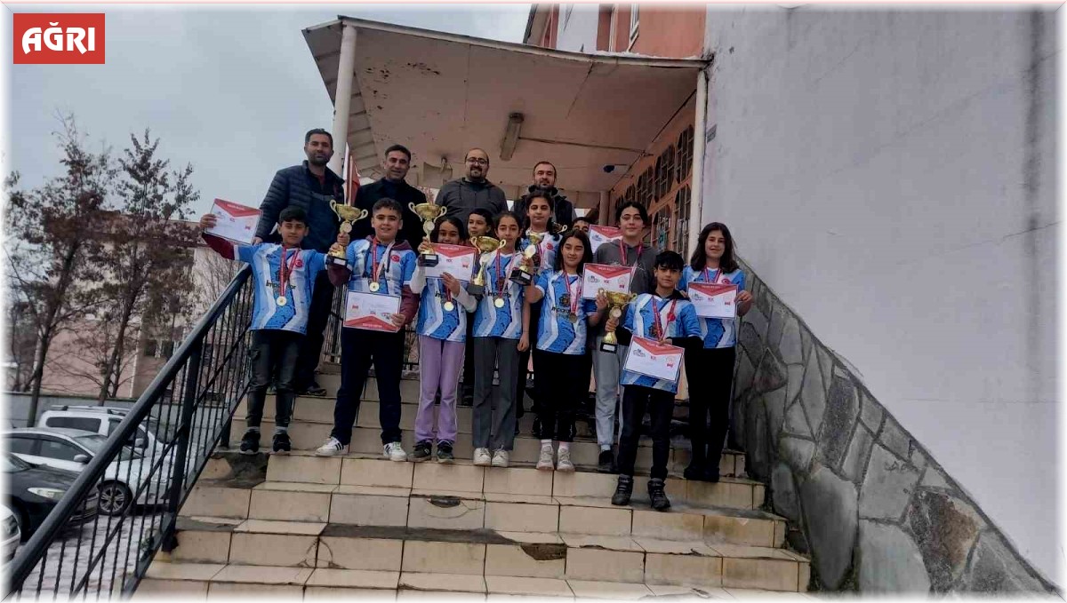 Ağrı Merkez 100. Yıl Ortaokulu'ndan gurur verici başarı