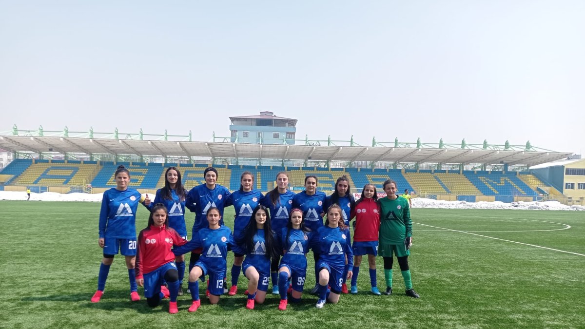 Ağrı'nın altın kızları emin adımlarla 2. Lige ilerliyor