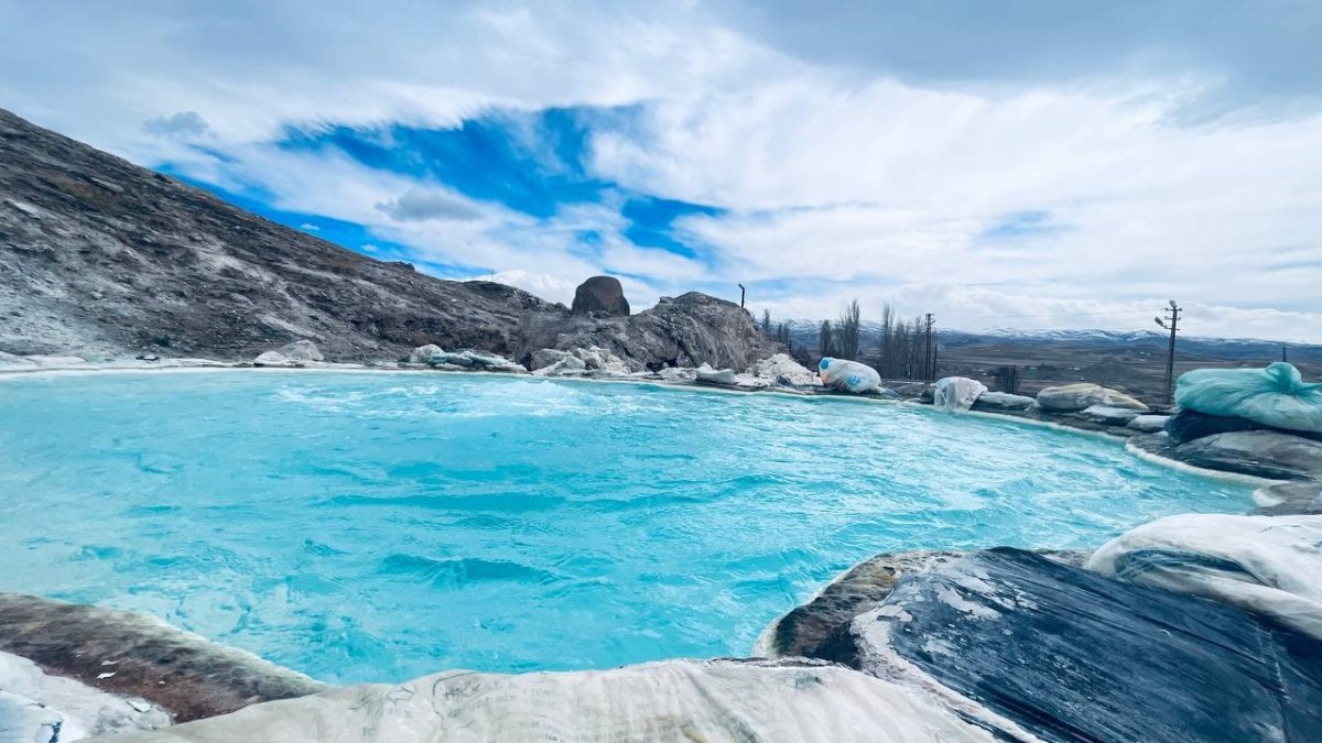 Ağrı'nın Diyadin ilçesinde görenleri şaşırtan doğal ve tarihi güzellikler