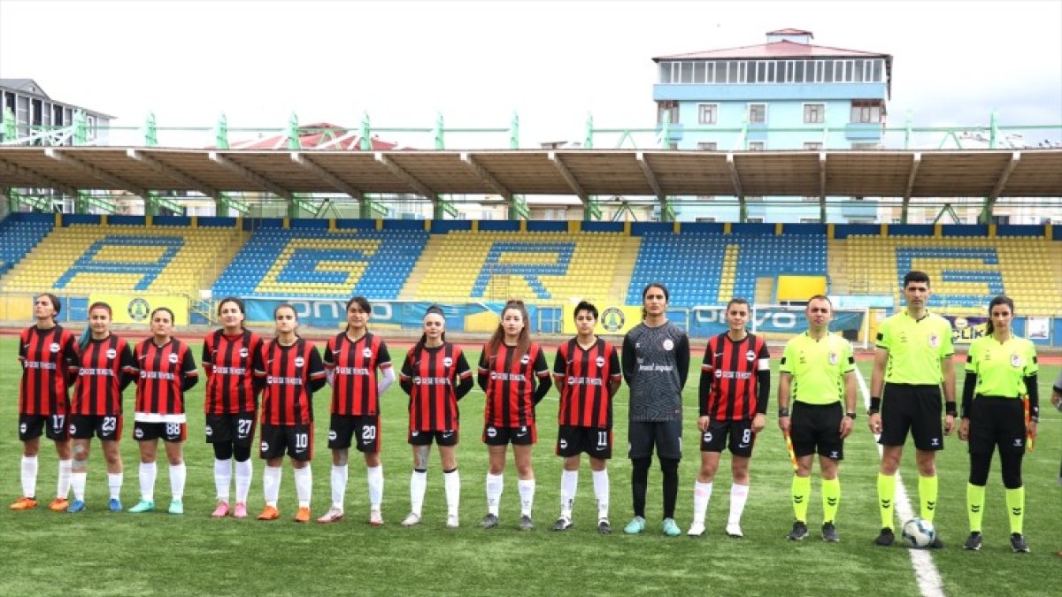Ağrı'nın kadın futbol takımı önyargıları aştı, hedef şimdi 1. Lig