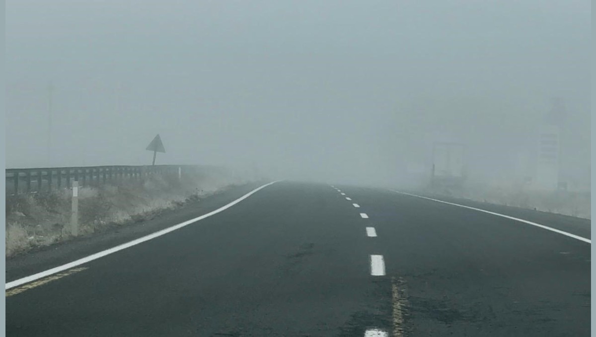 Ağrı'nın Patnos ilçesinde yoğun sis ulaşımı olumsuz etkiliyor