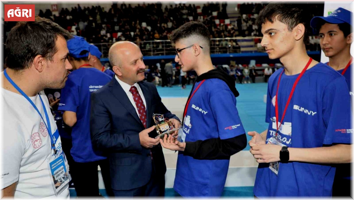 Ağrı'nın Zirvesinde Teknoloji Yarışması düzenlendi