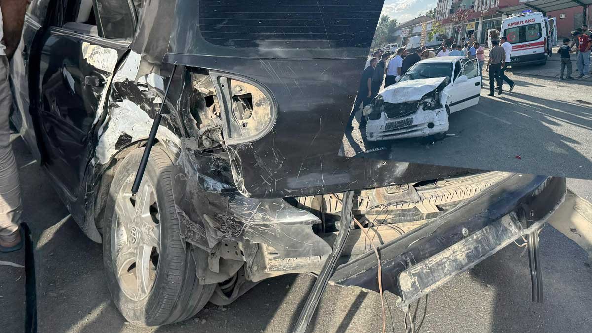 Ağrı Patnos'ta İki Araç Çarpıştı: 3 Kişi Yaralandı
