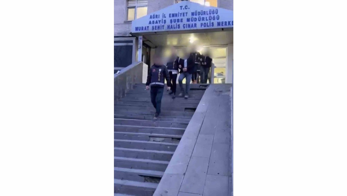 Ağrı Polisi Aranan 5 Şüpheliyi Yakaladı