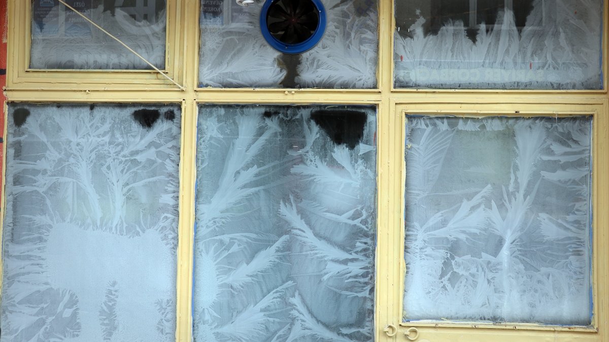 Ağrı sıfırın altında 22 dereceyle Doğu Anadolu'nun en soğuk ili oldu