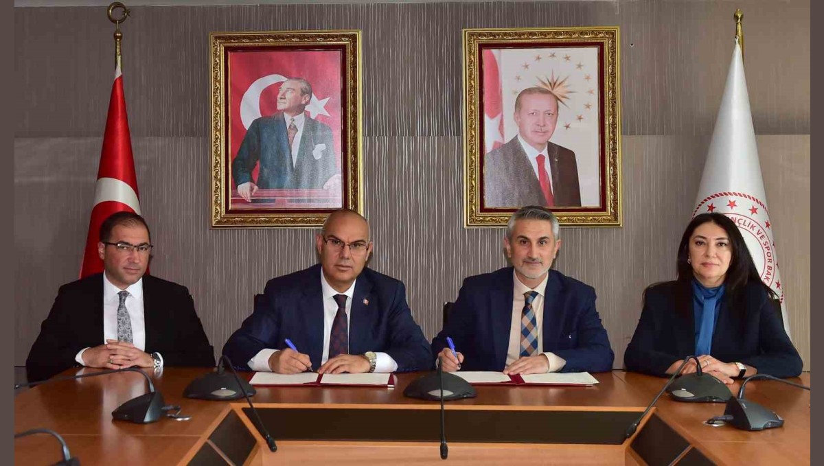 Ağrı, Tutak ve Patnos'a Yeni Spor Tesisleri İçin Protokol İmzalandı