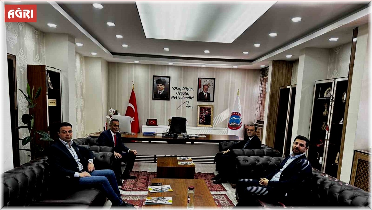 Ağrı Vali Vekili Şimşek'ten Belediye Başkanı Karadoğan'a Tebrik Ziyareti