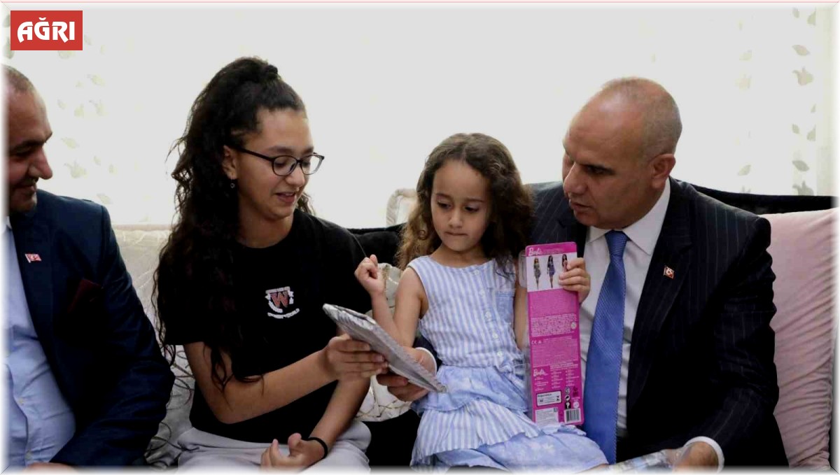 Ağrı Valisi Koç'tan şehit ailelerine ziyaret