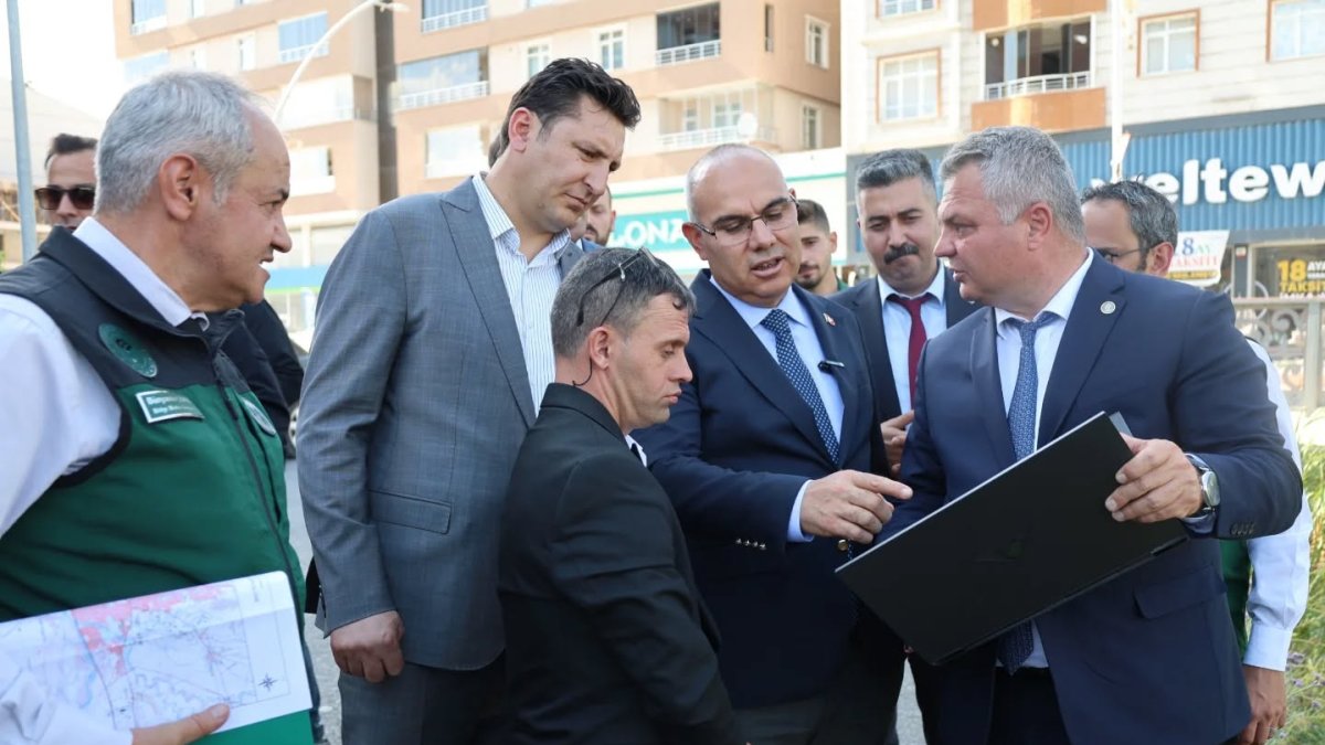 Ağrı Valisi Mustafa Koç, Karasu Deresi ve Taşlı Deresi Köprüsü’nde İncelemelerde Bulundu