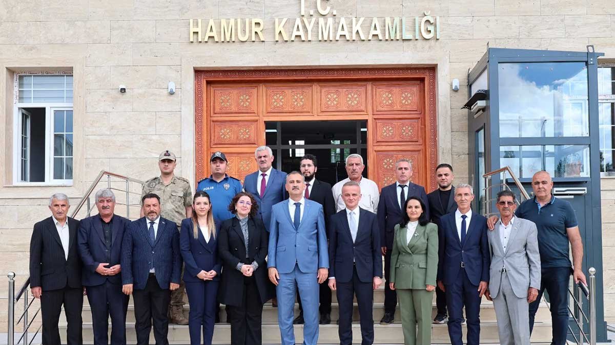Ağrı Valisi Önder Bozkurt'tan Hamur'da yoğun ziyaret trafiği