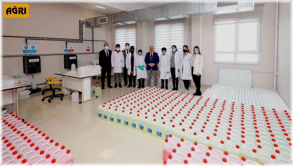 Ağrı Valisi Varol, TOBB Mesleki ve Teknik Anadolu Lisesini ziyaret etti