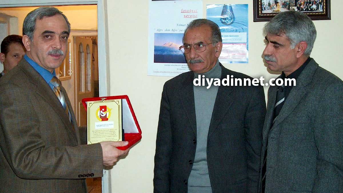 Ağrı Valisi Yusuf Yavaşcan, Gazeteciler Cemiyeti'ni ziyaret etti