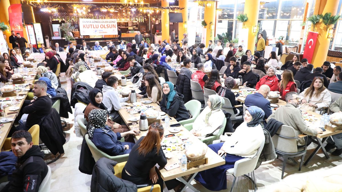 Ağrı’da 5 Aralık Dünya Gönüllüler Günü gençlerle birlikte kutlandı