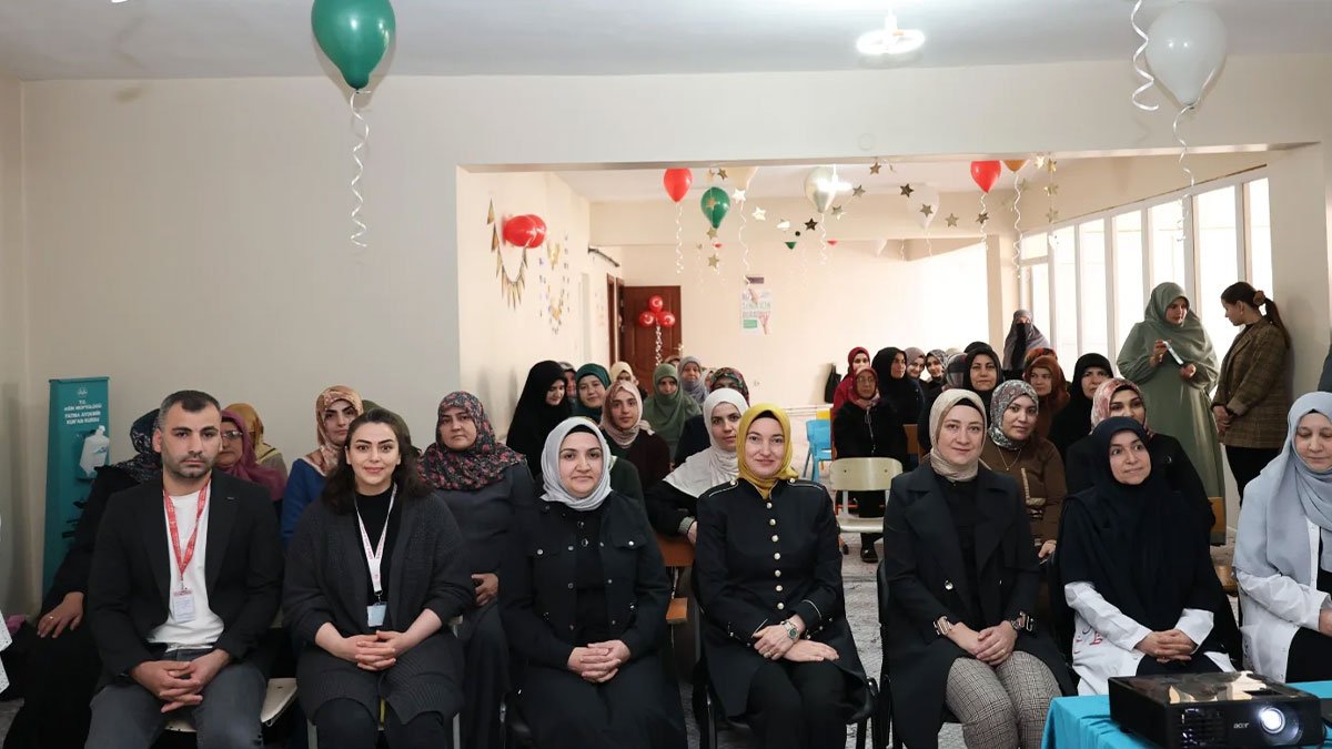 Ağrı’da Anne Akademisi Kapsamında Eğitim Programı Düzenlendi