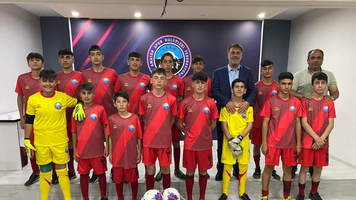 Ağrı’da Futbola Başlama Yaşı 14’e Düştü