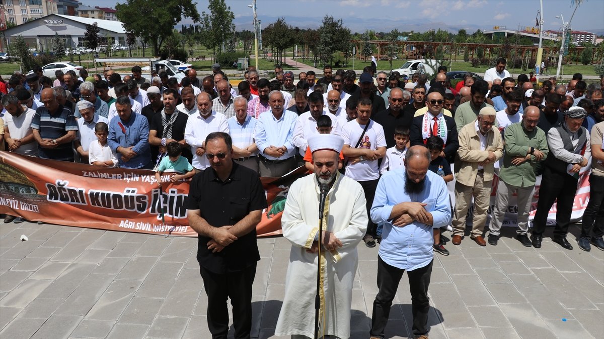 Ağrıda İsmail Heniyye için gıyabi cenaze namazı kılındı