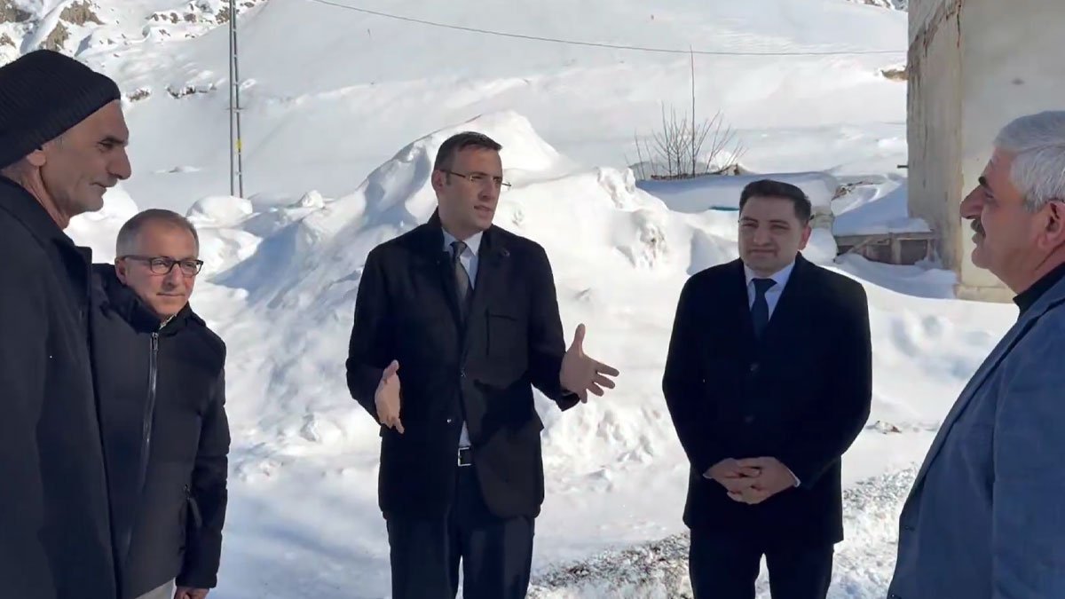 Ağrı’da kapalı köy yolları için seferberlik: Ekipler ulaşımın normale dönmesi için sahada