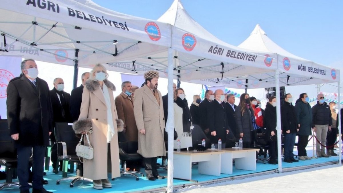 Ağrı’da kış şölene dönüştü: Kar ve Buz Festivali yoğun katılımla kutlandı