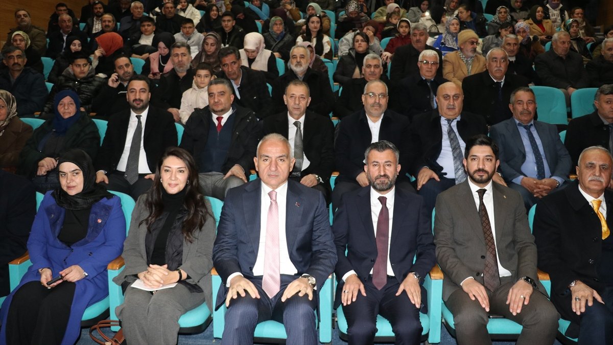 Ağrı’da konuşan Bakan Ersoy: Türkiye’nin turizm geliri 2002’den bu yana 5 kat arttı