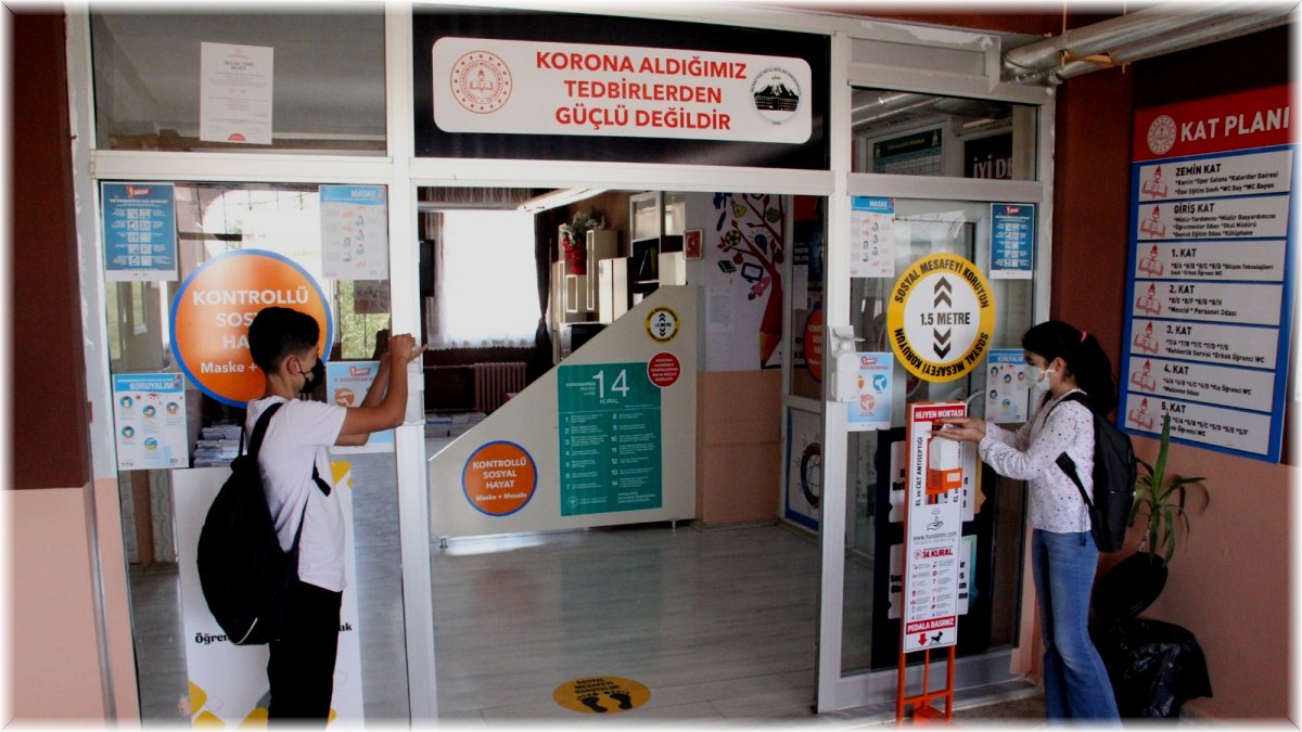 Ağrı’da korona eğitime engel değil