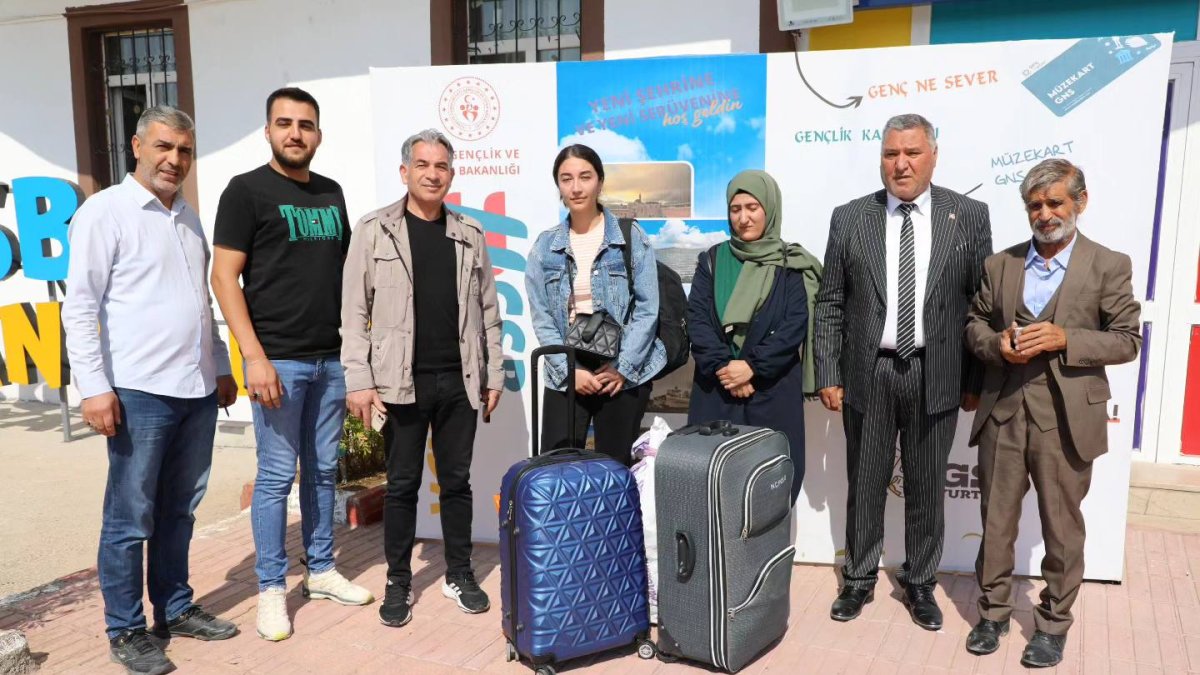 Ağrı’da Öğrenciler İkramlarla Karşılandı